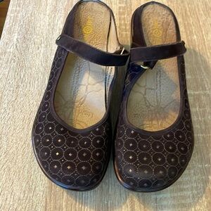 J-41 Leather Mary Jane Shoes